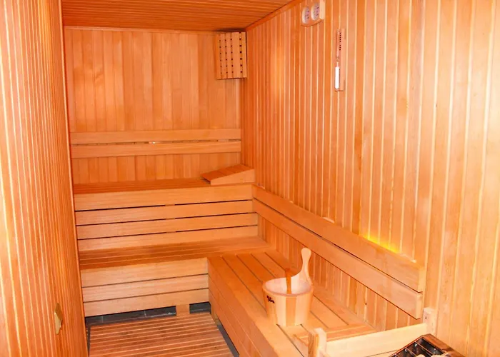 Отель Ark And 3*